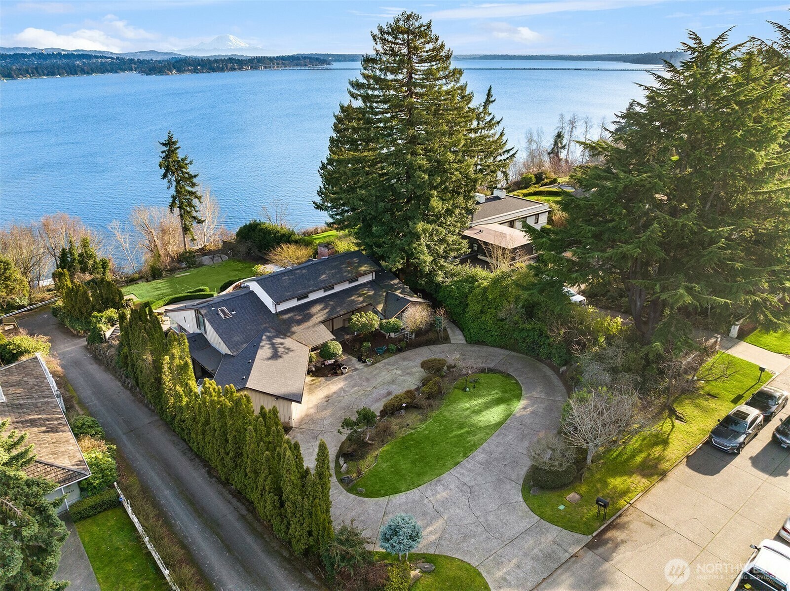 Property Photo: 6405 NE Windermere Road WA 98105