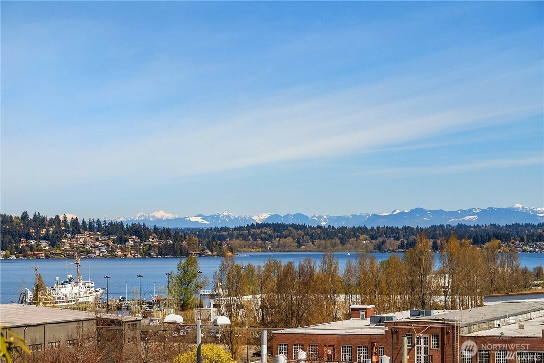 Property Photo: 7722 58th Avenue NE WA 98115