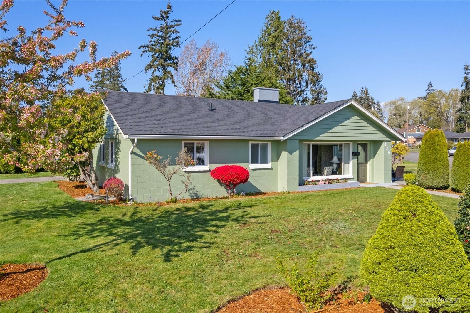 Property Photo:  626  Legion Dr.  WA 98201 