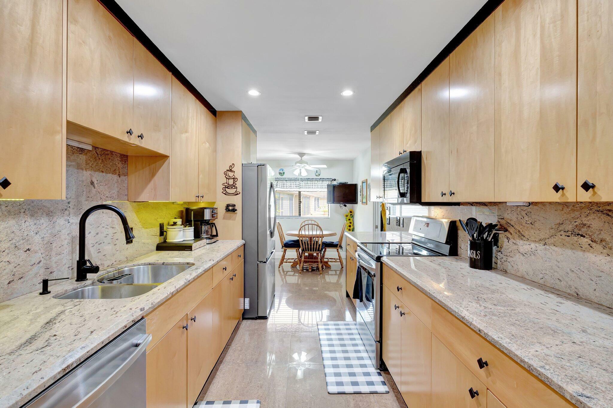 Property Photo: 6700 Versailles Court FL 33467