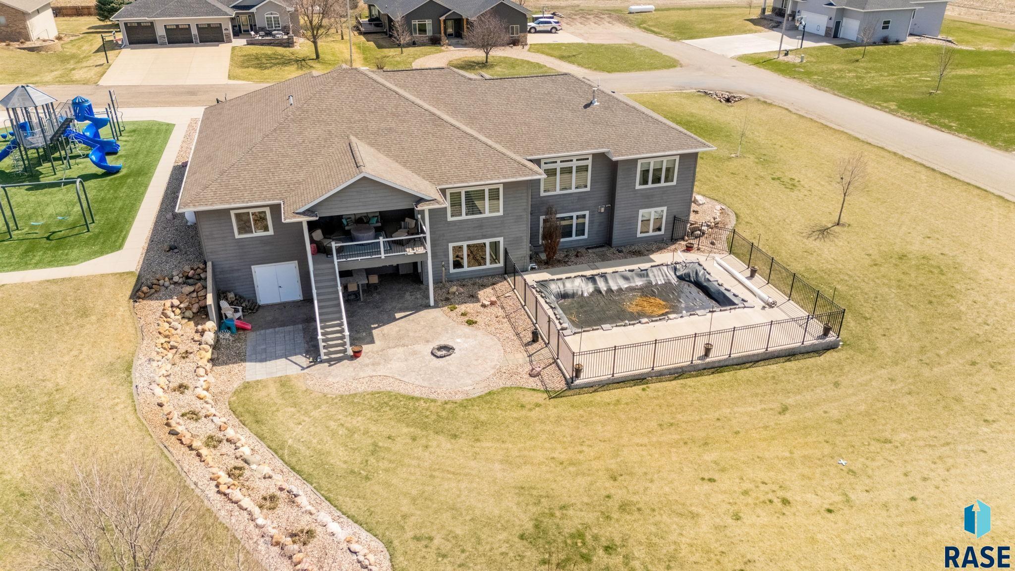 Property Photo: 601 Meadowview Dr IA 51242
