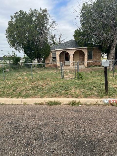 24 E 18th St  San Angelo TX 76903 photo