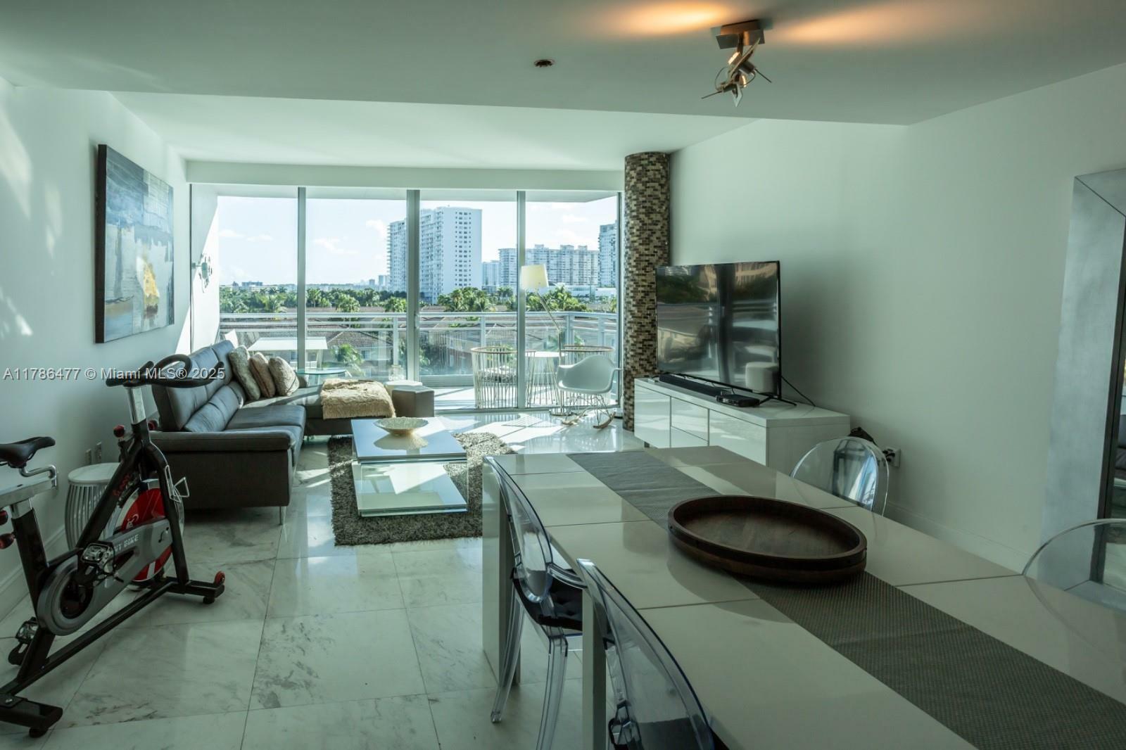 Property Photo:  2950 NE 188th St 401  FL 33180 