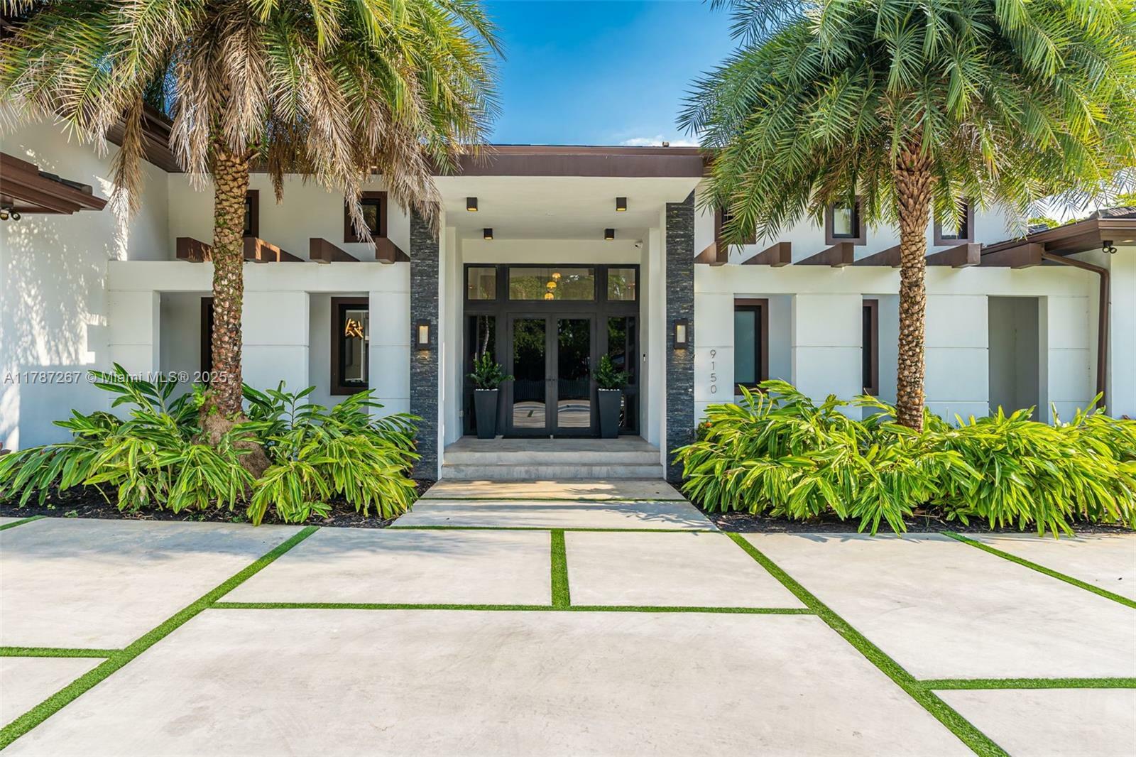 Property Photo:  9150 SW 124th St  FL 33176 
