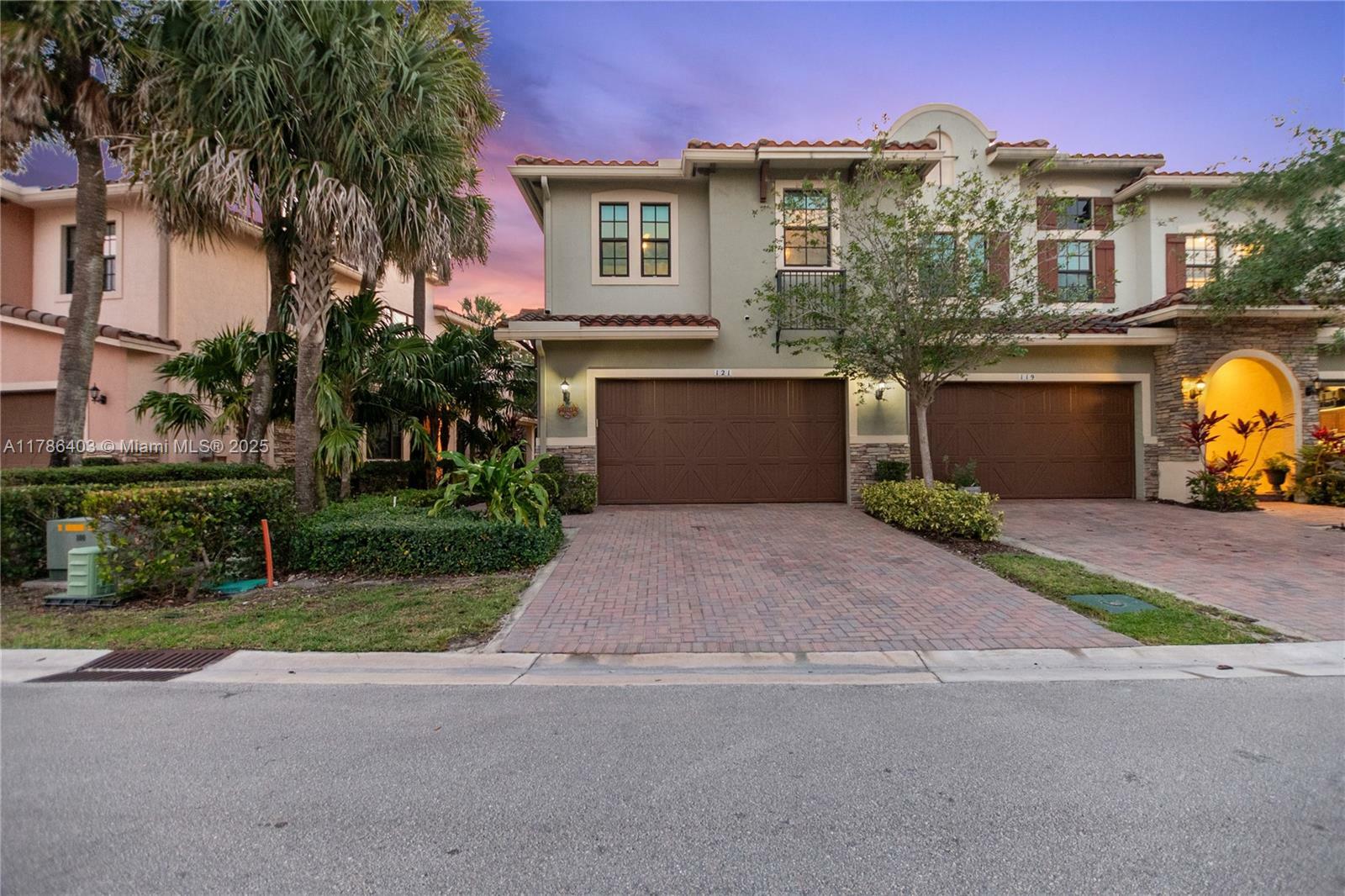 Property Photo: 121 SW 127th Ter FL 33325