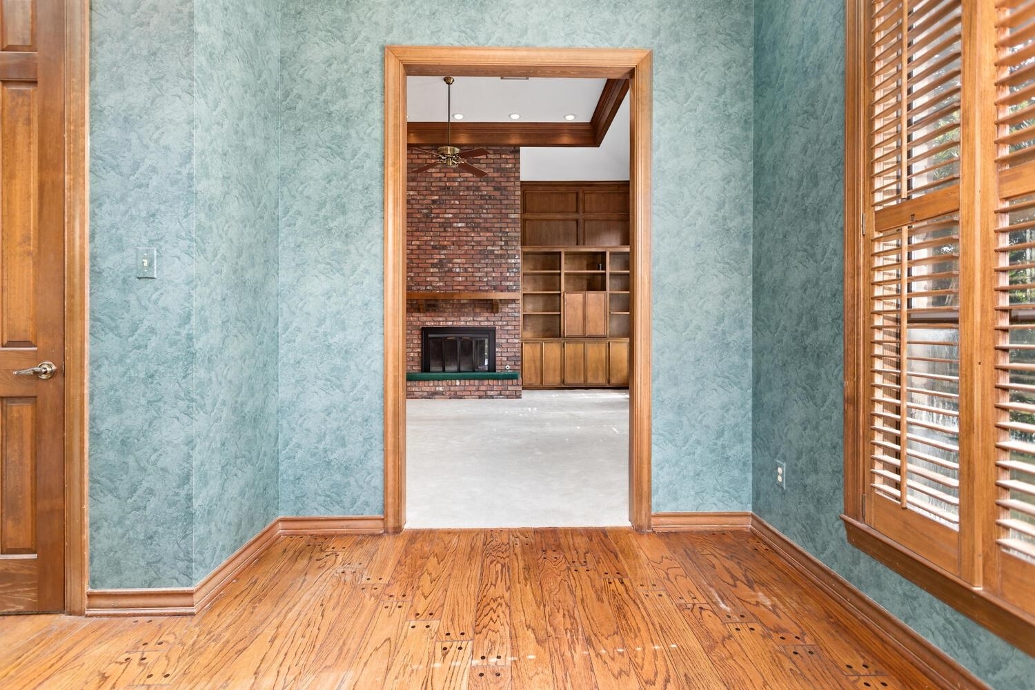 Property Photo: 27 Bellechase Gardens TX 77706