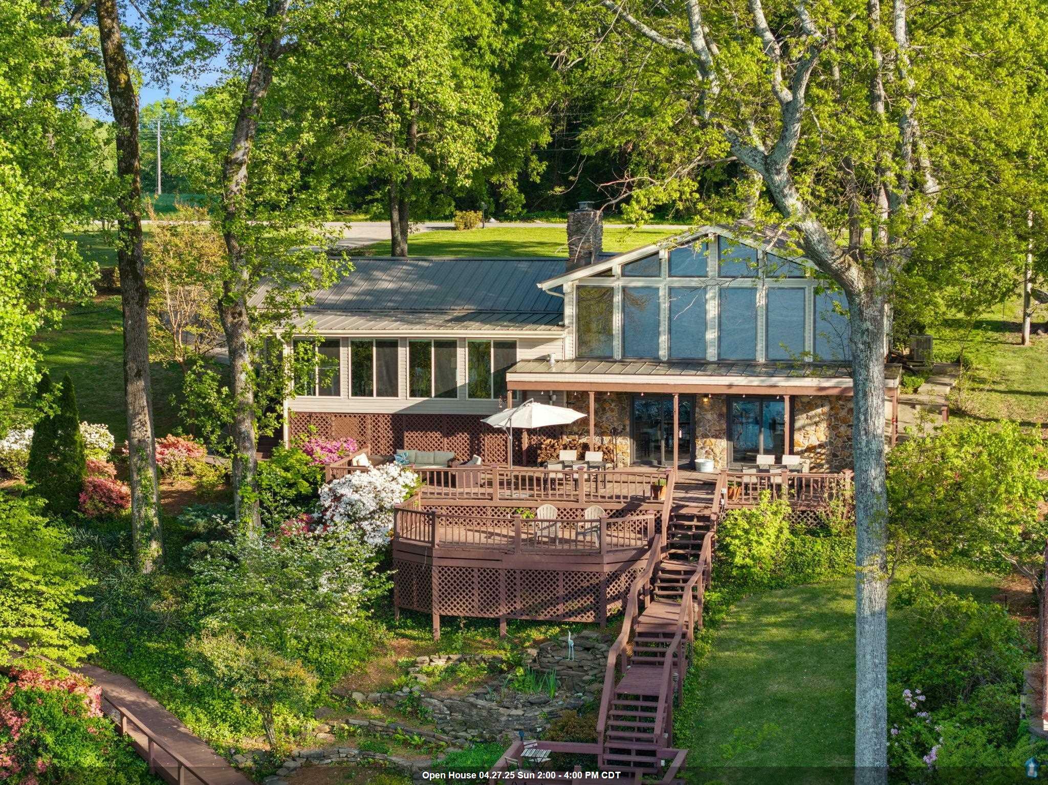 Property Photo: 2460 Waterford Dr AL 35661 - MUSCLE S