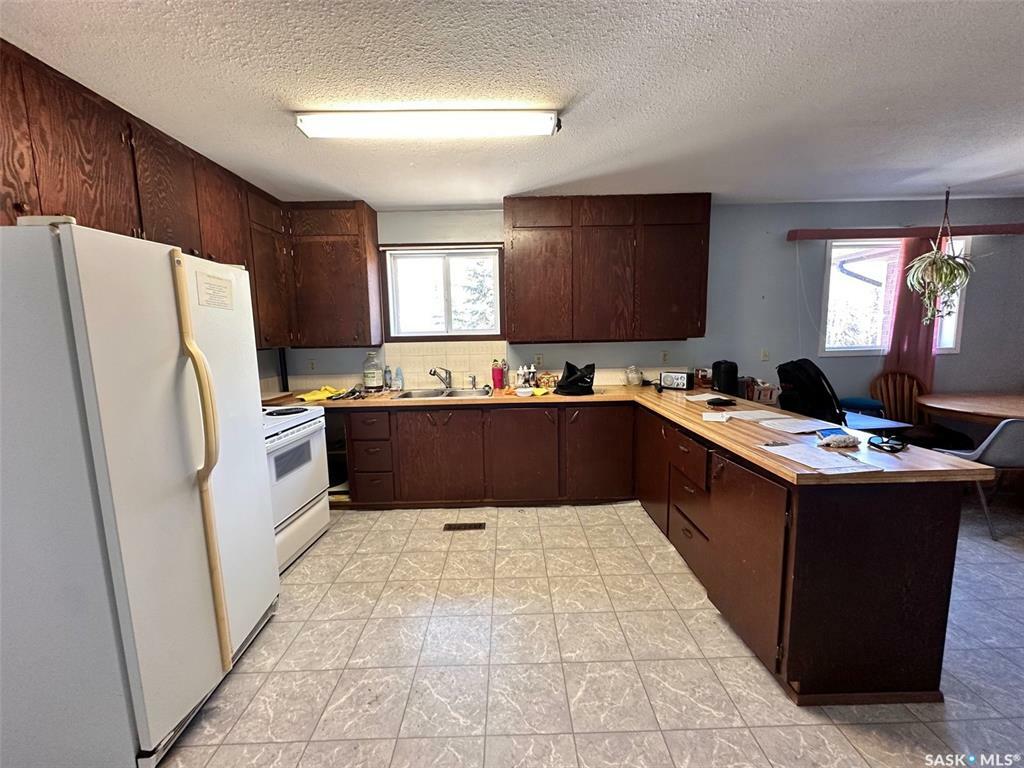 Property Photo: 706 Railway Street SK S0J 0L0