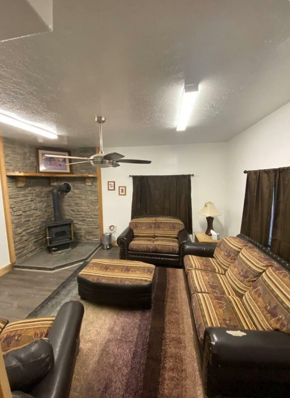 Property Photo: 420 E Jessop Ave UT 84784