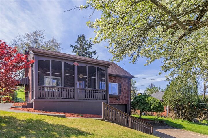 Property Photo: 116 Broadlawn Dr PA 15037