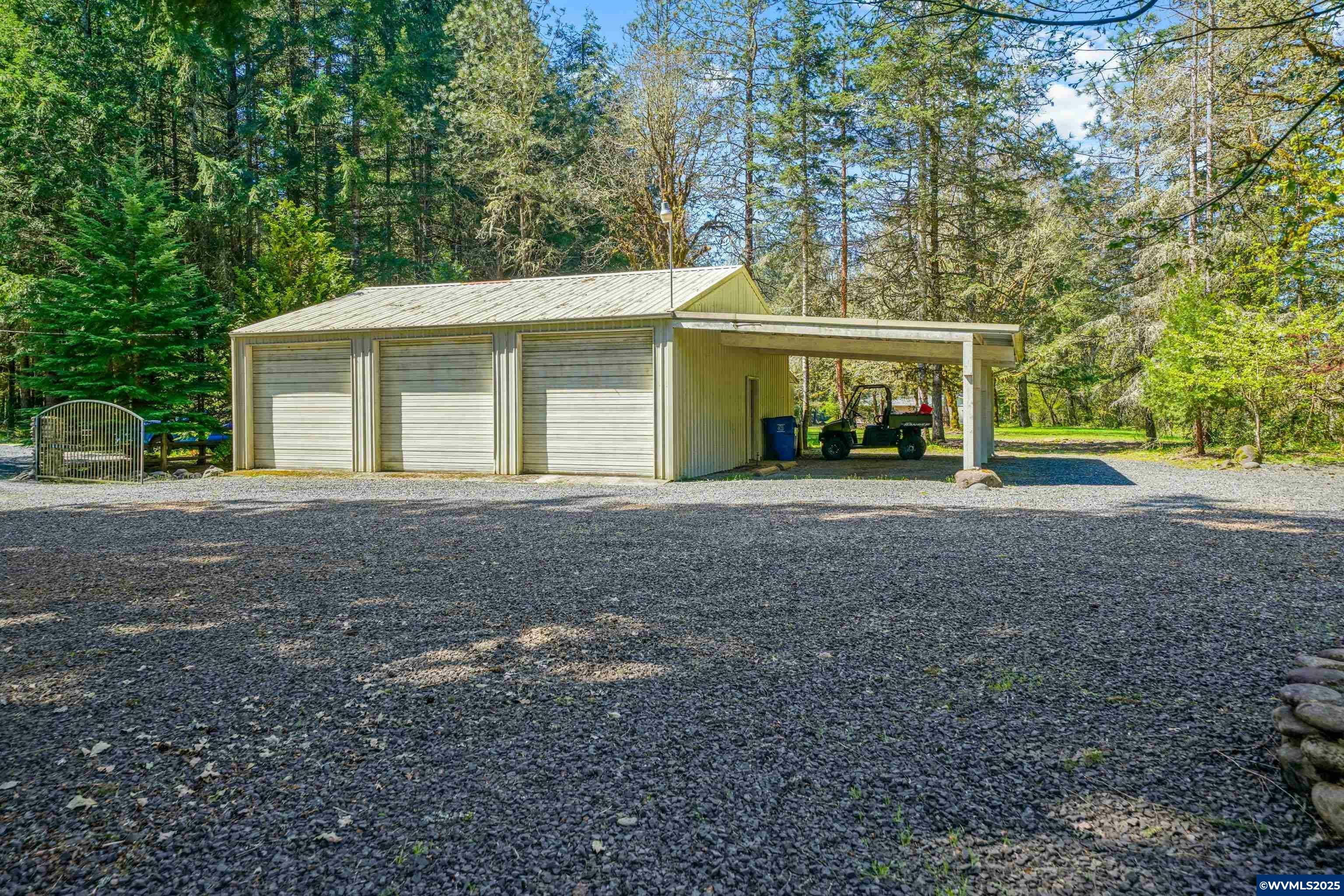 Property Photo: 45955 Oak St OR 97358