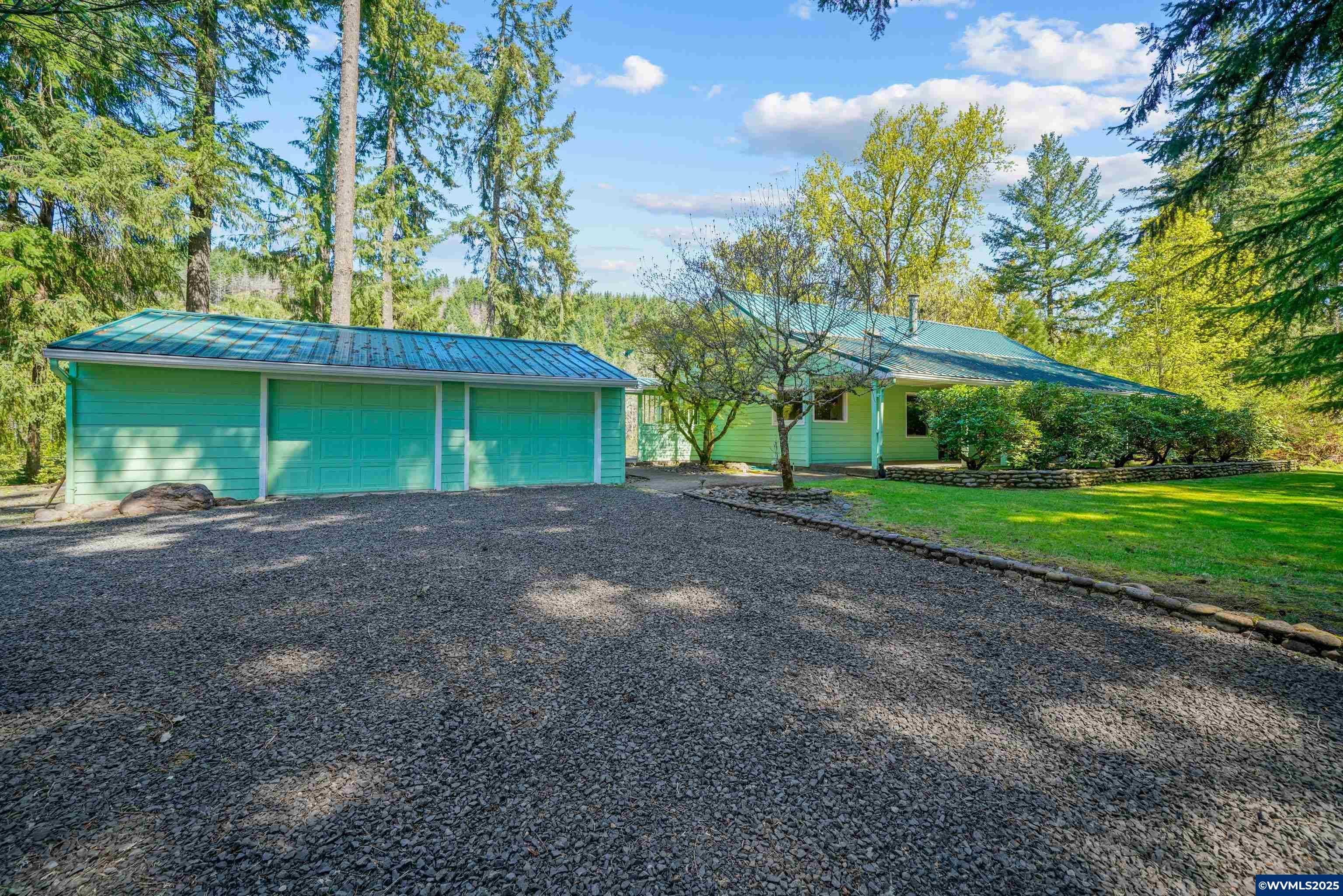 Property Photo:  45955 Oak St  OR 97358 