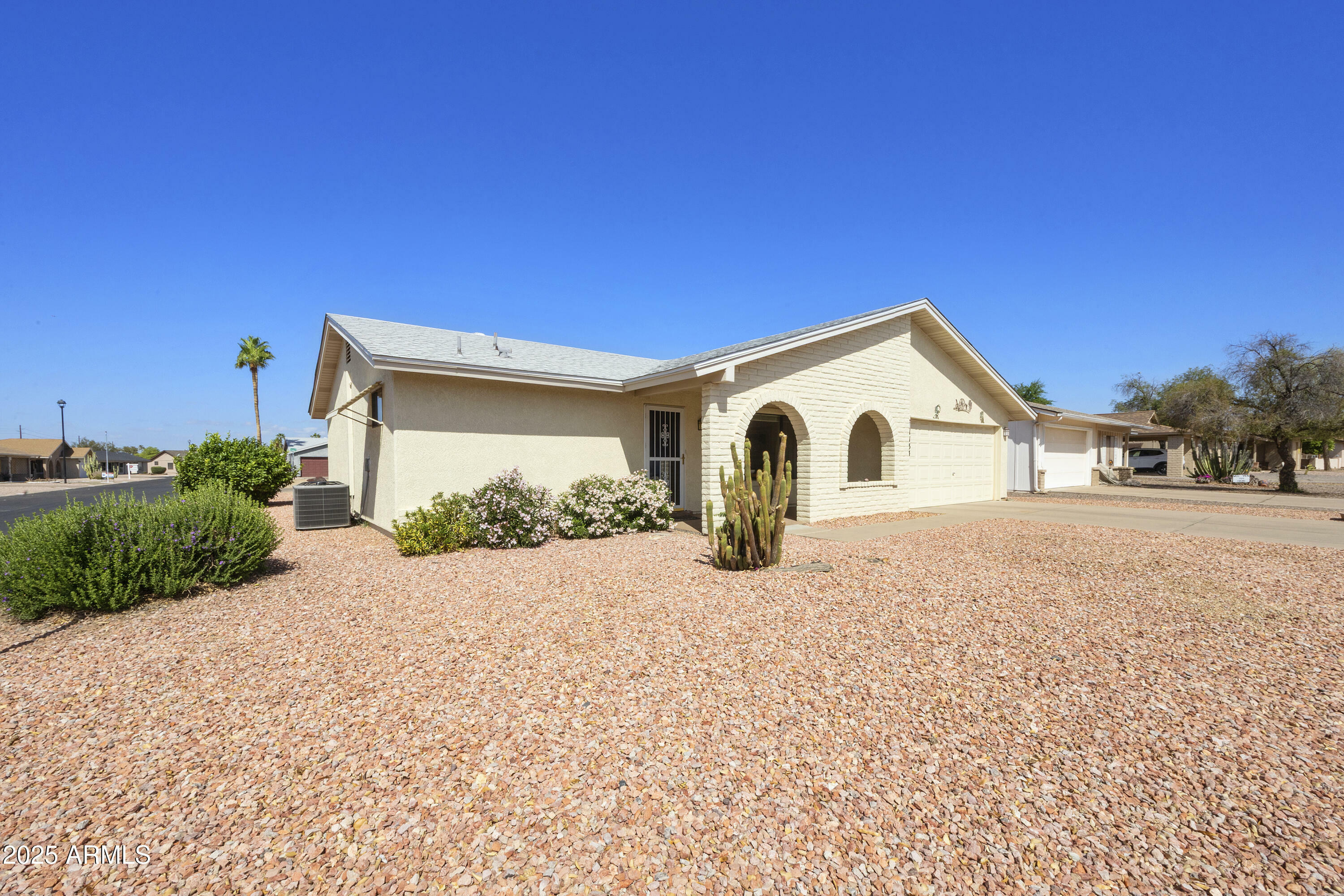 Property Photo: 1134 S 79th Place AZ 85208