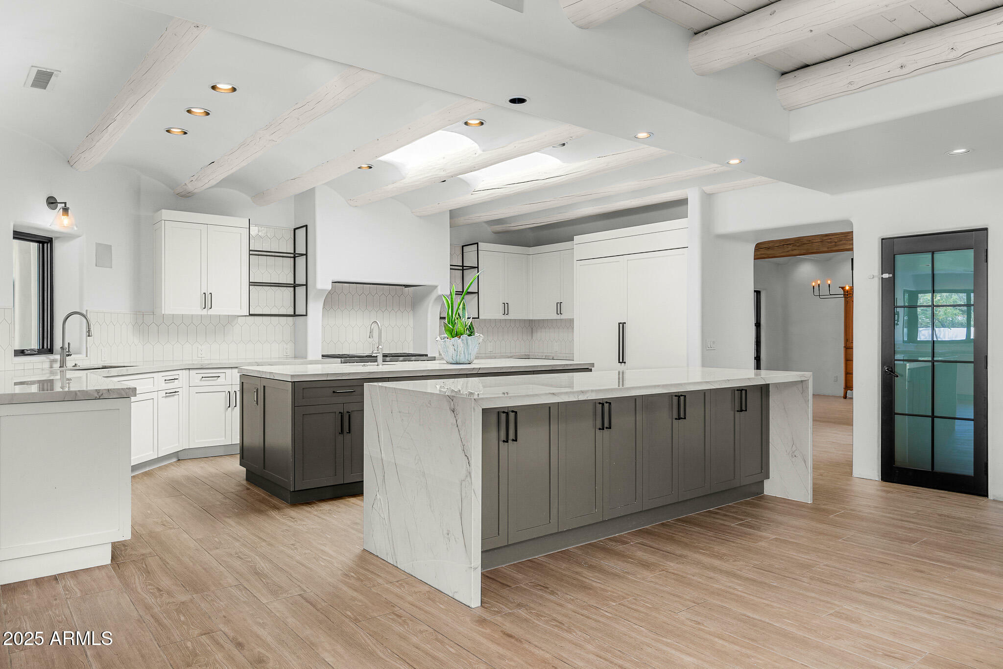 Property Photo: 5838 E Berneil Lane AZ 85253