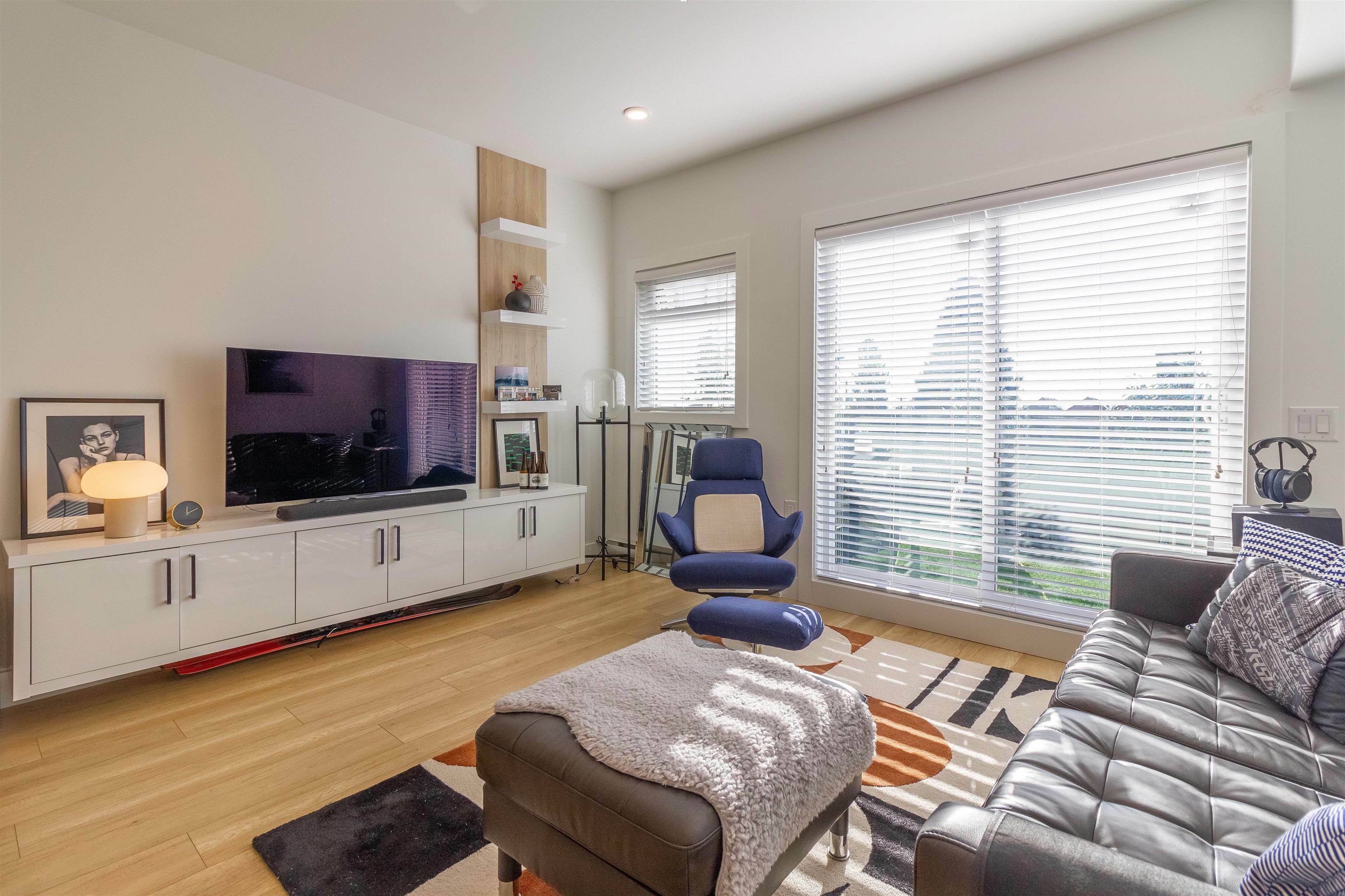 Property Photo:  6288 Beresford Street 16  BC V5J 1K2 