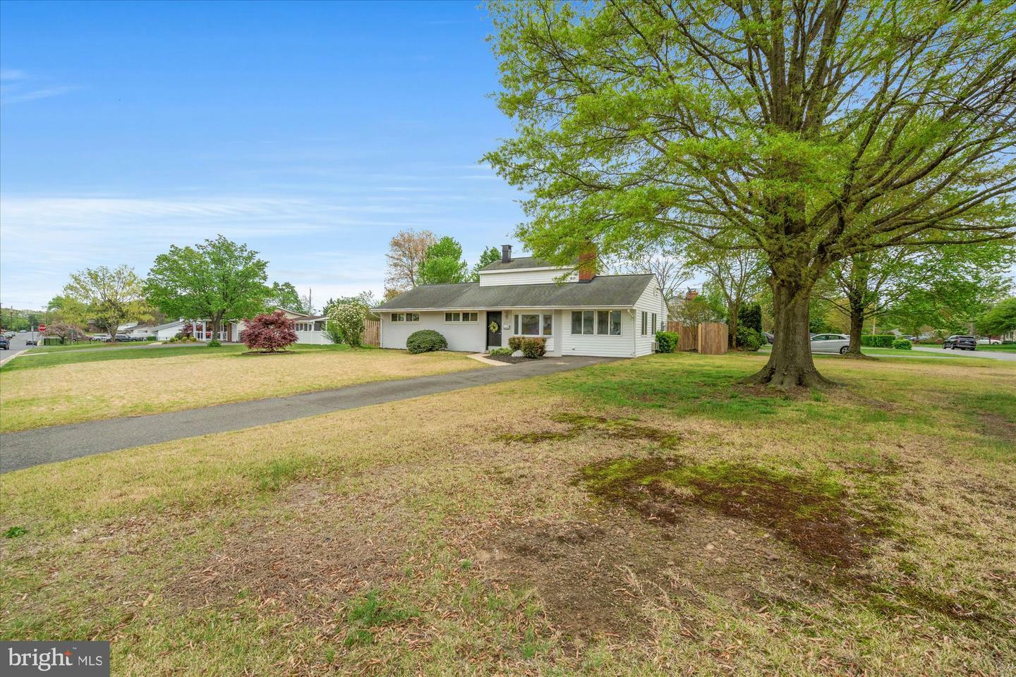 Property Photo: 6301 Cottonwood Drive VA 22310