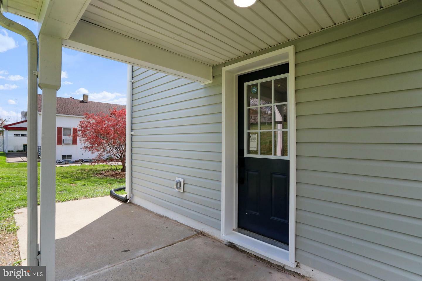 Property Photo: 431 W Queen Street PA 17201