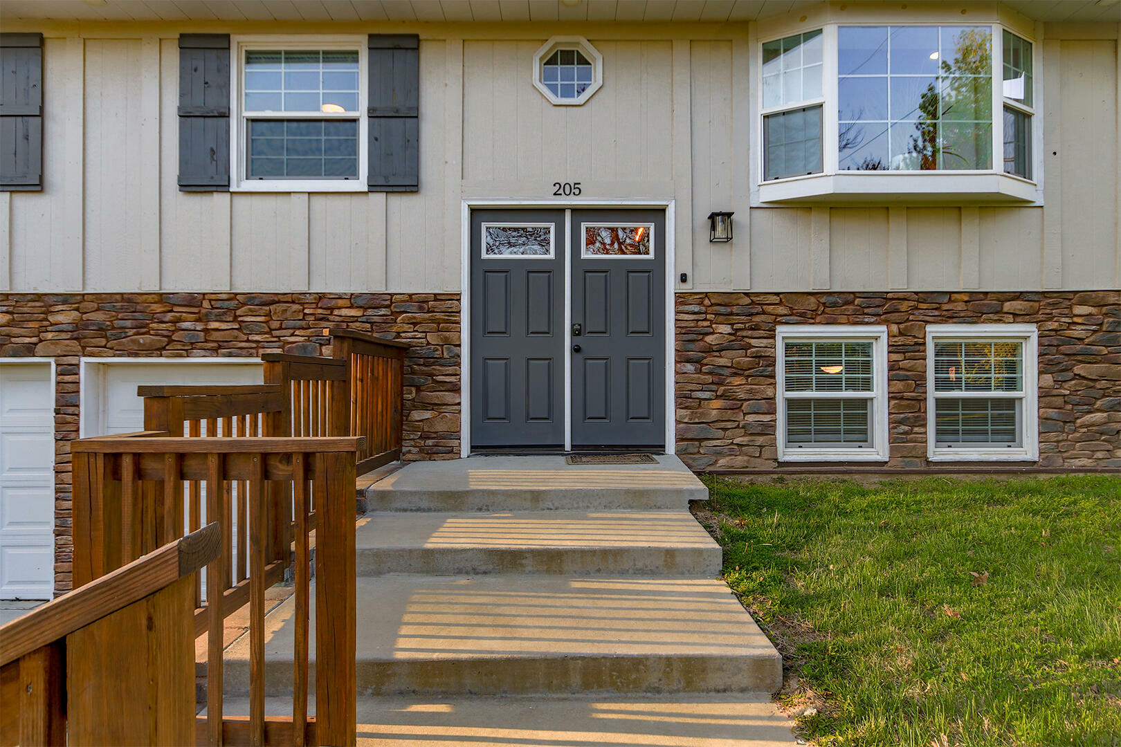 Property Photo: 205 E El Cortez Dr MO 65203