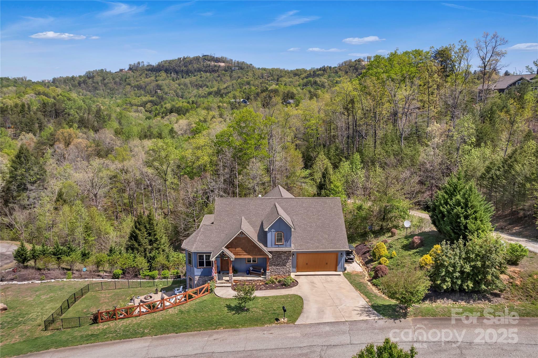 Property Photo: 334 Willow Top Lane NC 28746