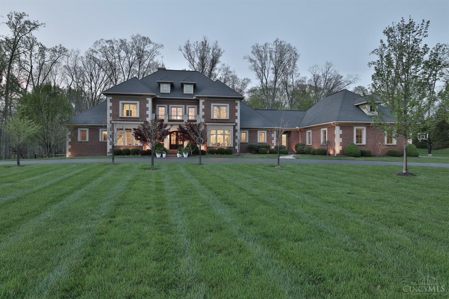 Property Photo: 6 Abbington Ridge OH 45242