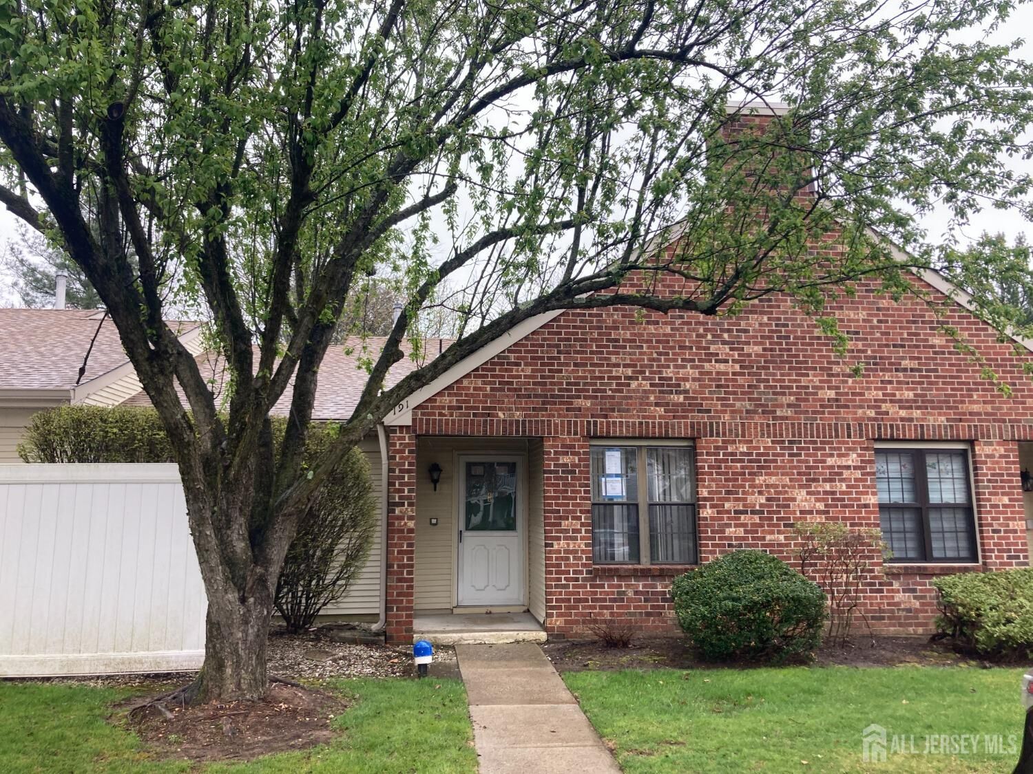 Property Photo: 191 Wycoff Way W NJ 08816