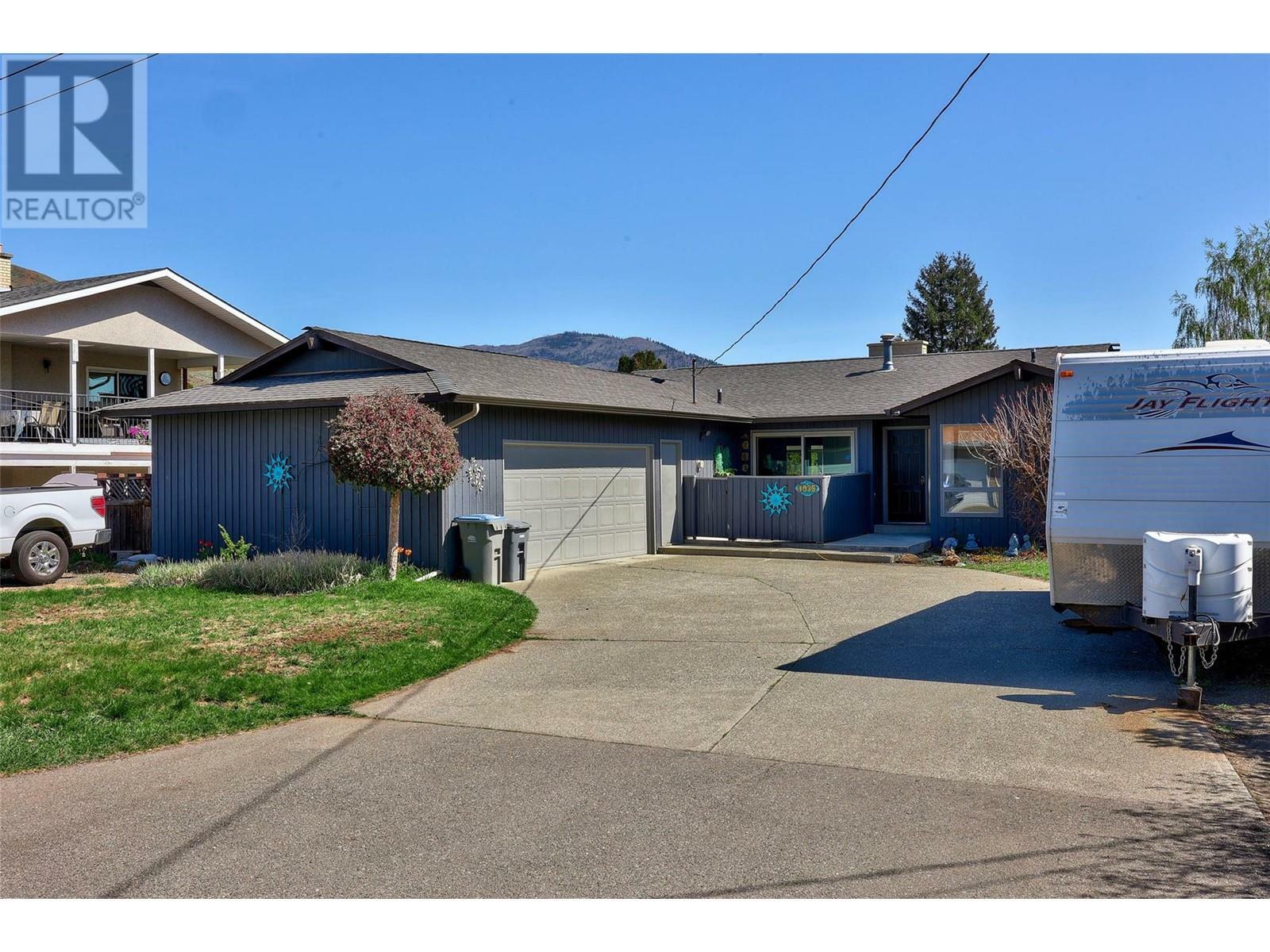 1035 Stardust Street  Kamloops BC V2B 5H8 photo