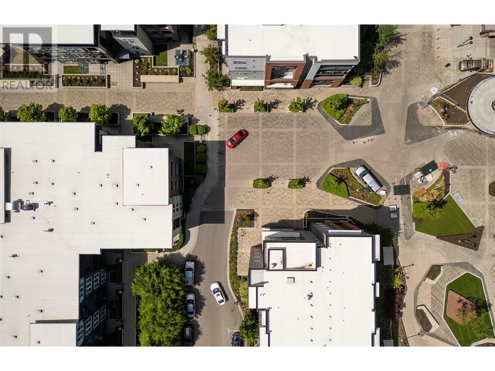 Property Photo: 1770 Richter Street Ph17 BC V1Y 0E6