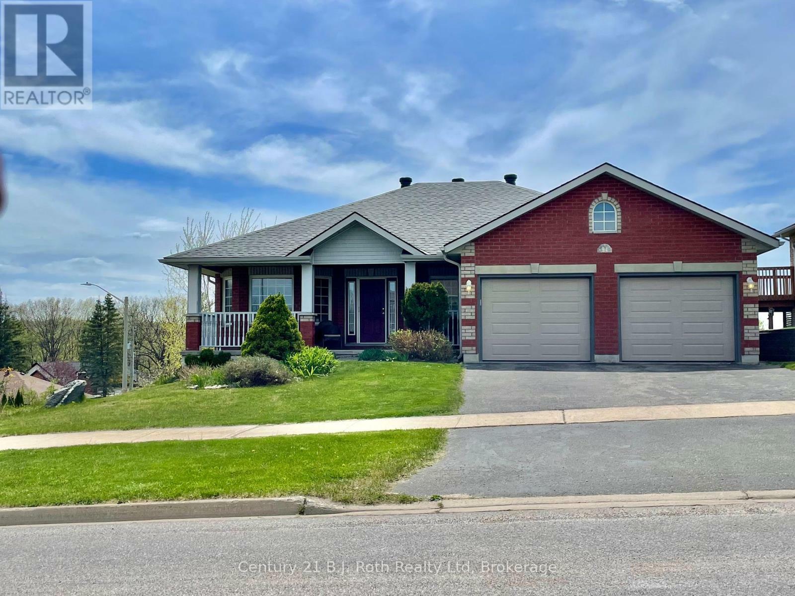 94 Maria Street  Penetanguishene ON L9M 2H8 photo