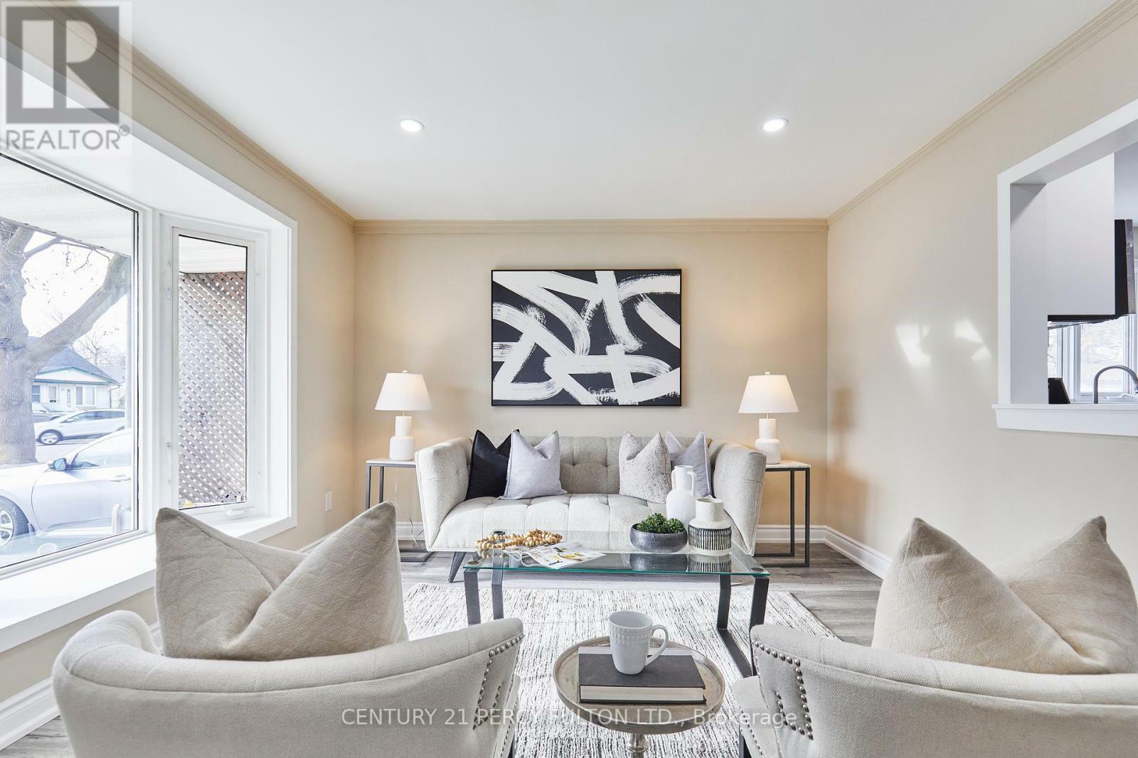 Property Photo: 25 Windsor Avenue ON L1S 2B1