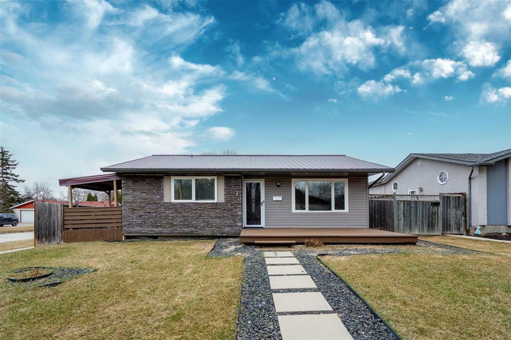 Property Photo: 3 Tunbridge Bay MB R2C 3T5