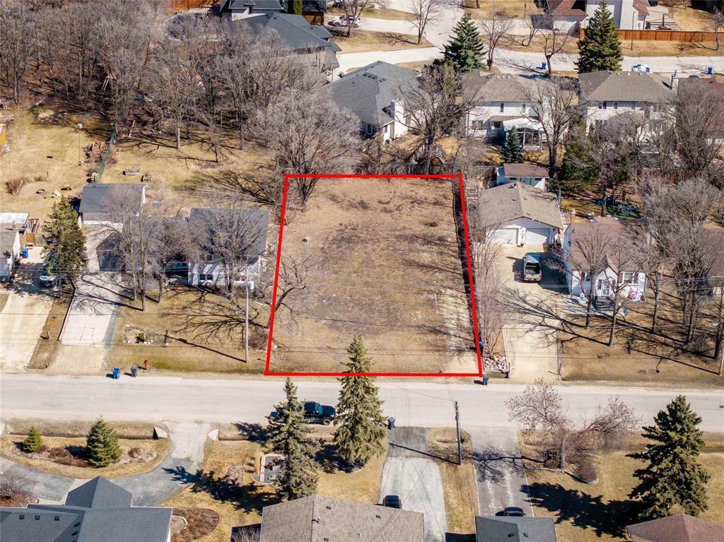 Property Photo:  675 Community Row  MB R3R 1H8 