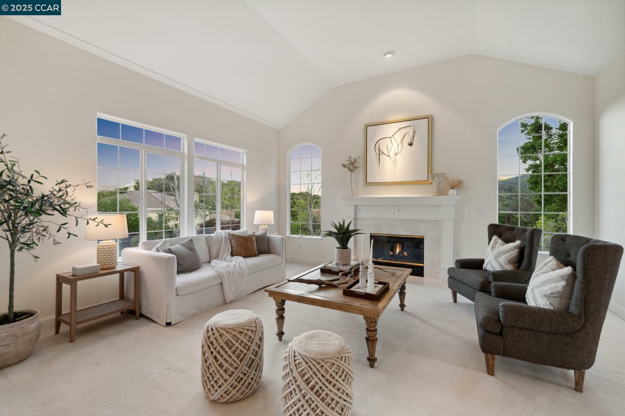 Property Photo: 143 Stonehurst Ct CA 94553