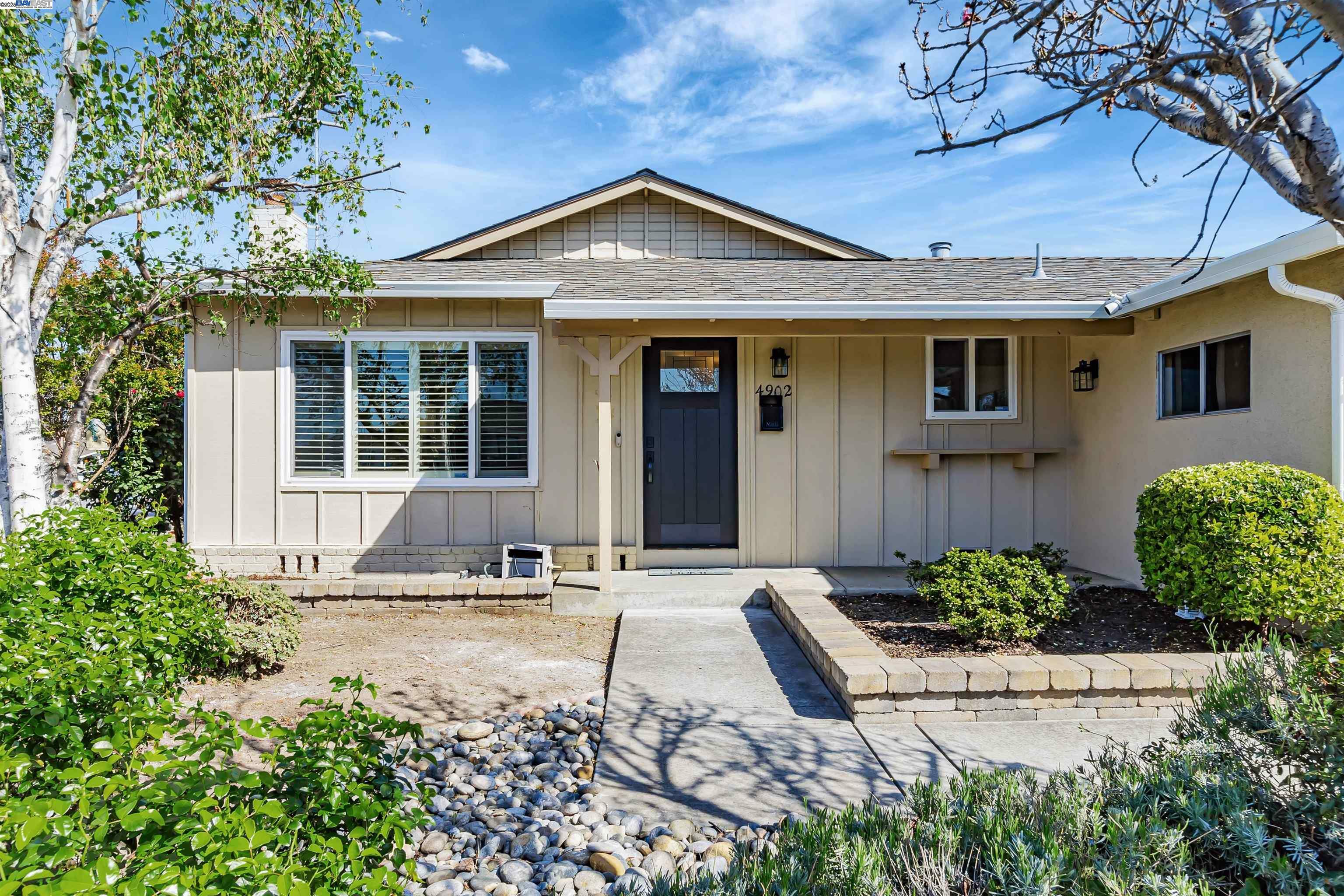 Property Photo: 4902 Folsum Way CA 94538