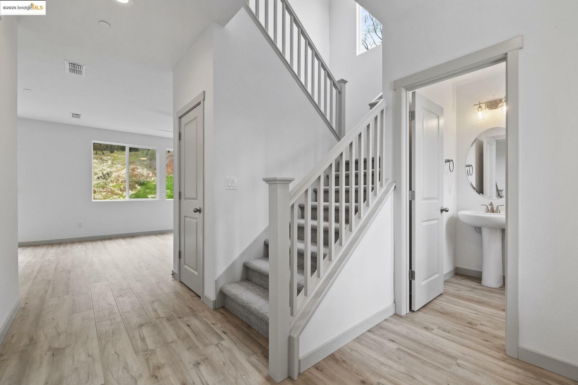 Property Photo: 74 Cottage Ct CA 95370