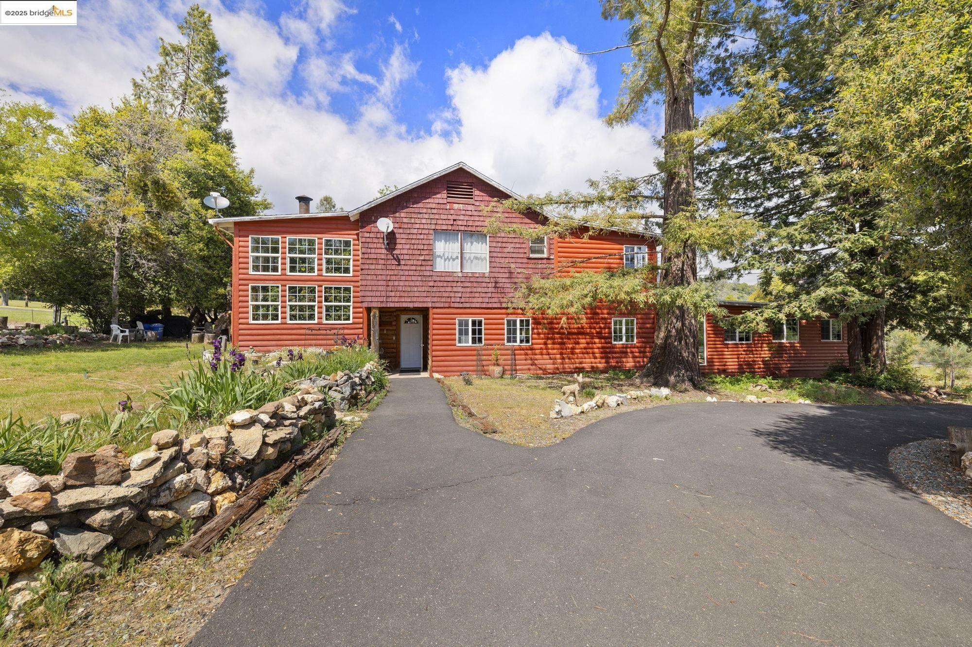 Property Photo: 19740 Tuolumne Rd N CA 95379
