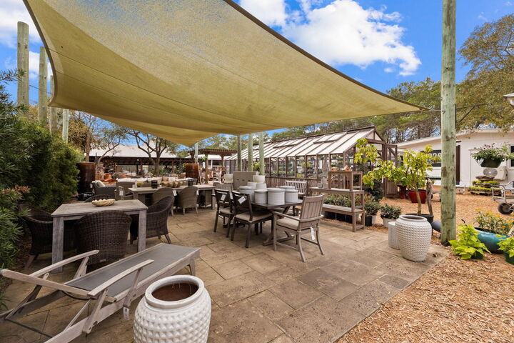 Property Photo: 219 Dalton Drive FL 32459