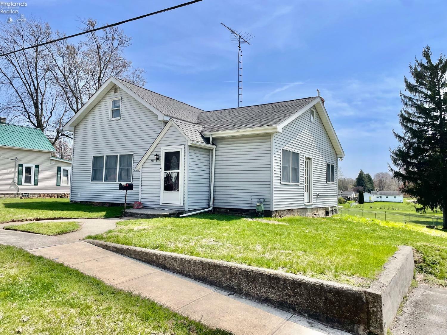 Property Photo: 418 Spring Street OH 43410