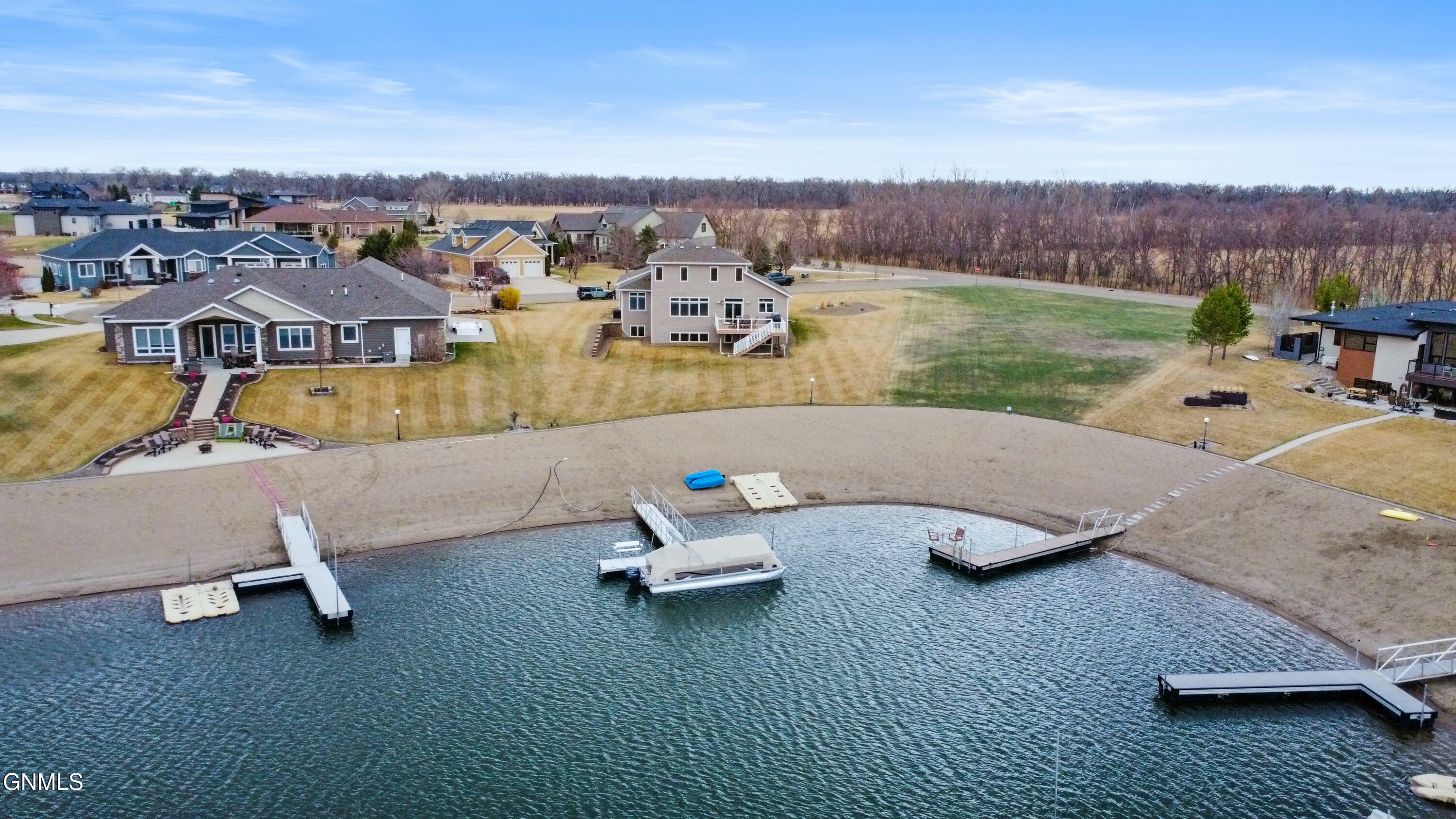 Property Photo: 4112 Shorefront Place SE ND 58554