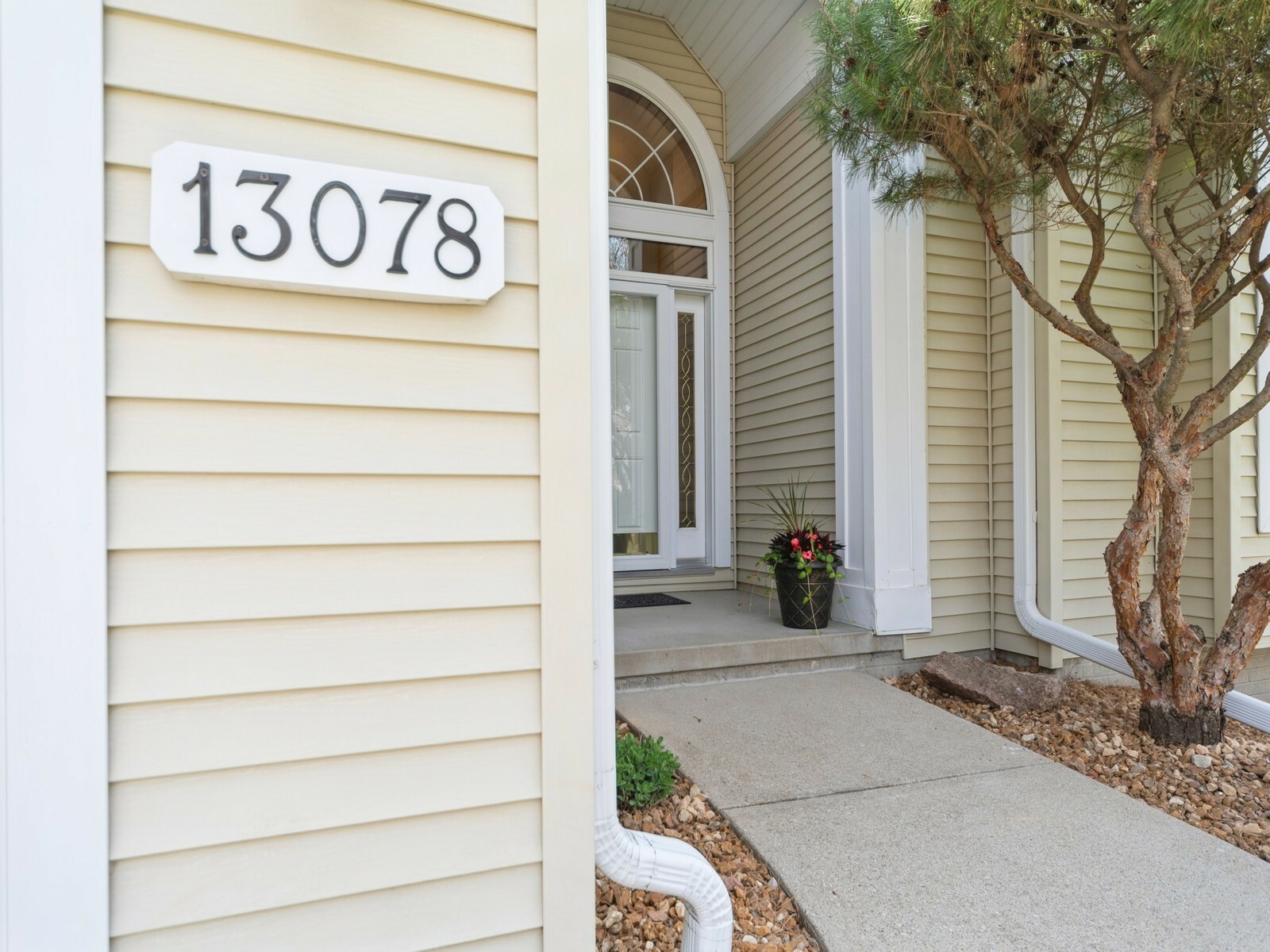 Property Photo: 13078 Pinecrest Lane IA 50325