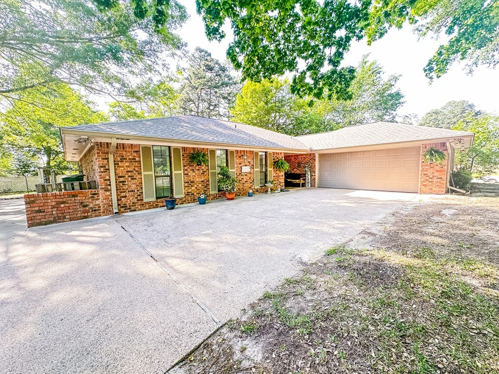 Property Photo: 4419 Red Oak Dr. TX 75965