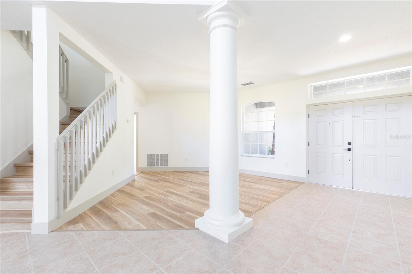 Property Photo:  13716 Fox Glove Street  FL 34787 