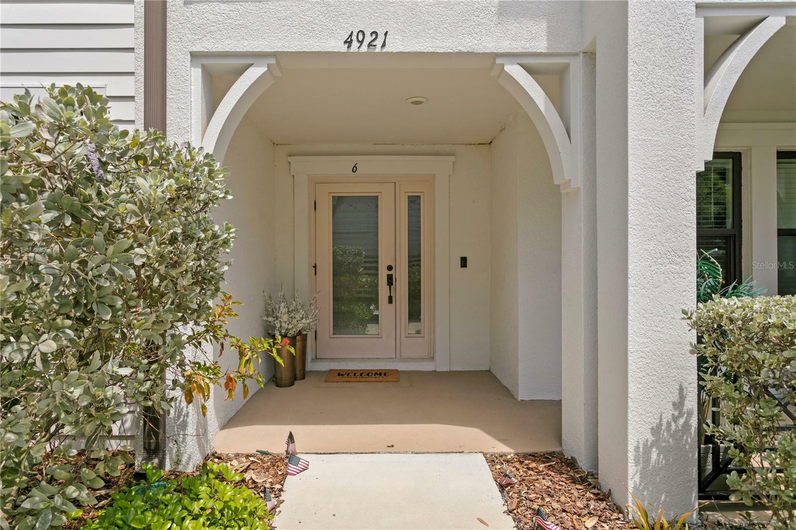 Property Photo: 4921 W Paul Avenue 6 FL 33611