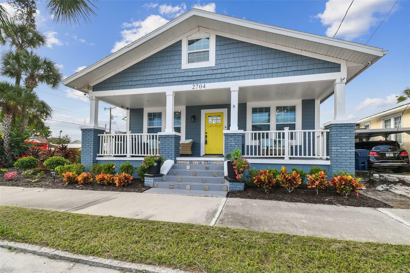 Property Photo: 2704 W Main Street FL 33607