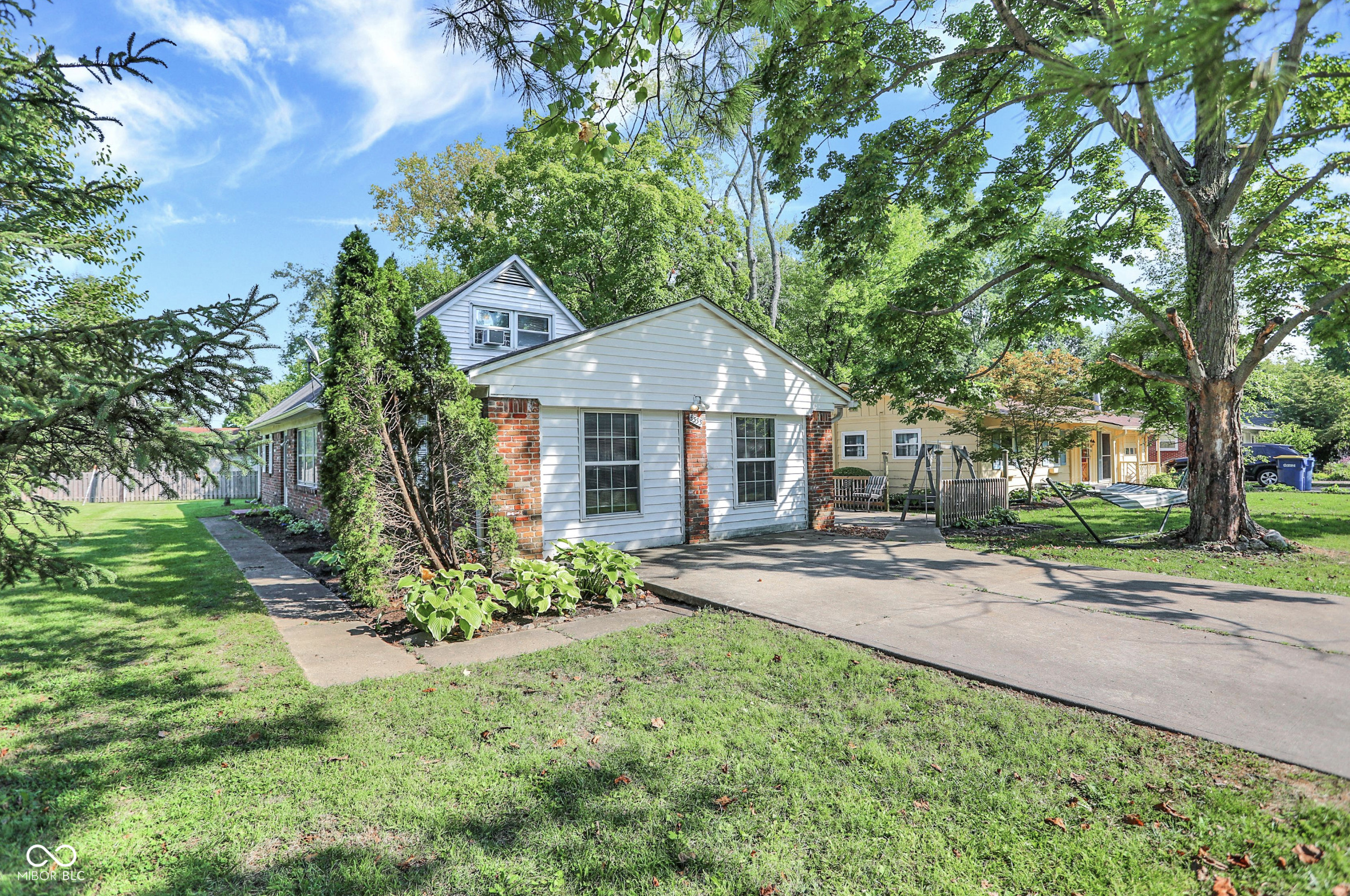 Property Photo: 8553 Broadway Street IN 46240