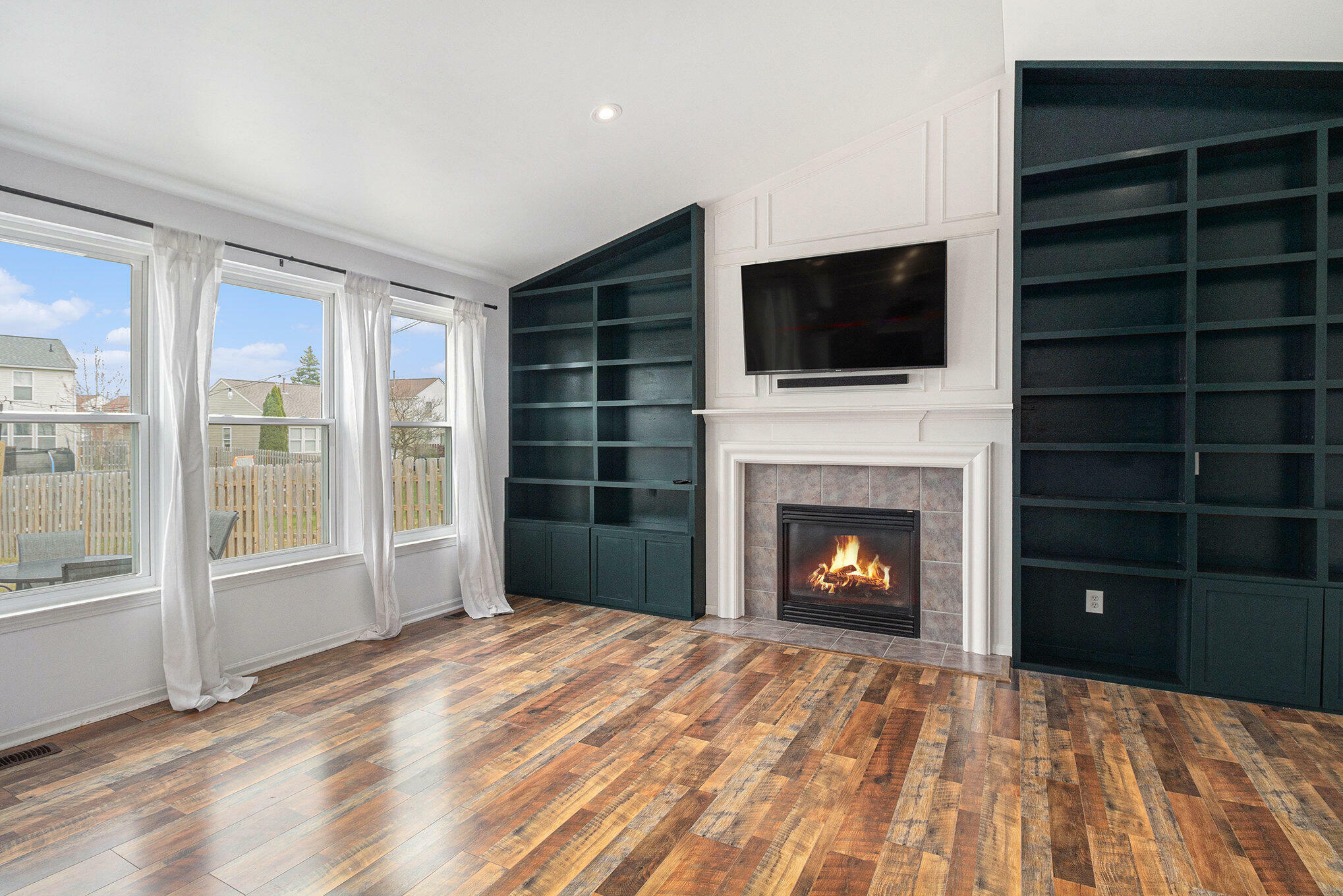 Property Photo: 6343 Oakhurst Drive MI 48197