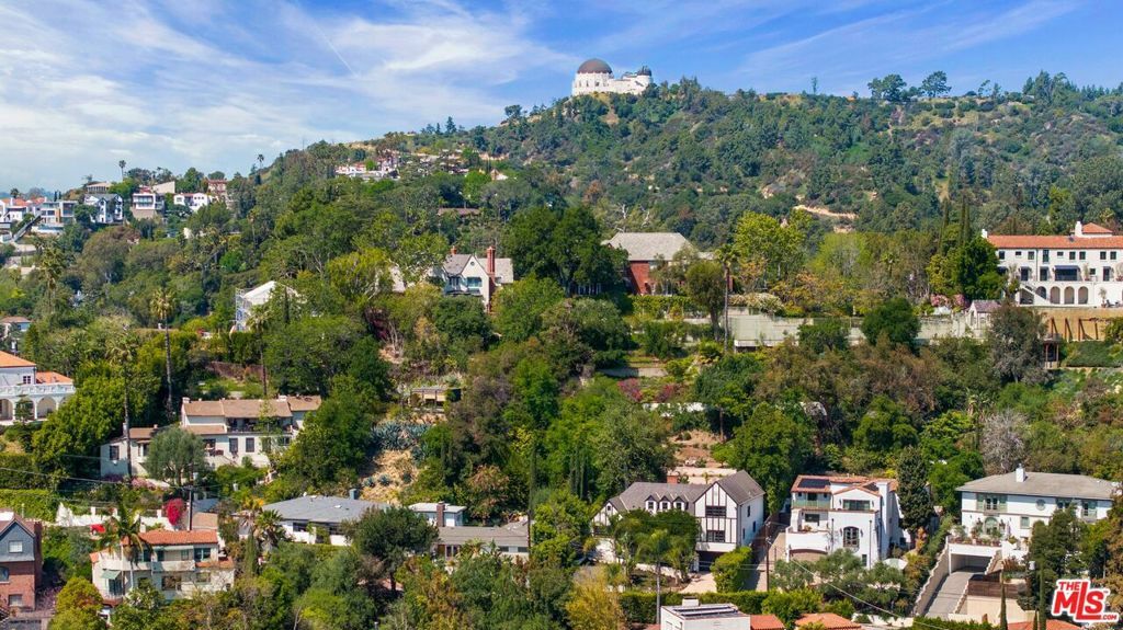 Property Photo: 4421 Dundee Drive CA 90027