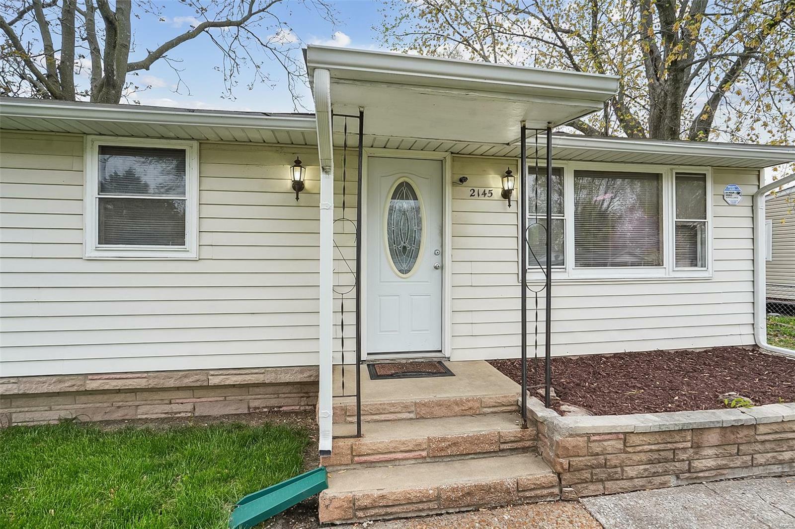 Property Photo: 2145 Miracle Avenue IL 62040