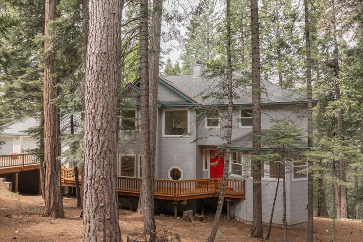 Property Photo: 845 Honey Court CA 95247