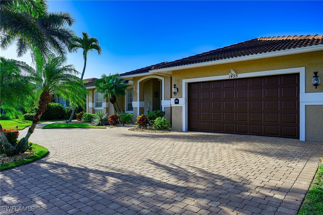 Property Photo: 1455 Belvedere Avenue FL 34145