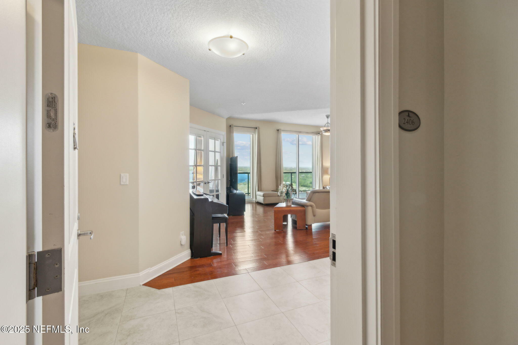 Property Photo: 1431 Riverplace Boulevard 2406 FL 32207